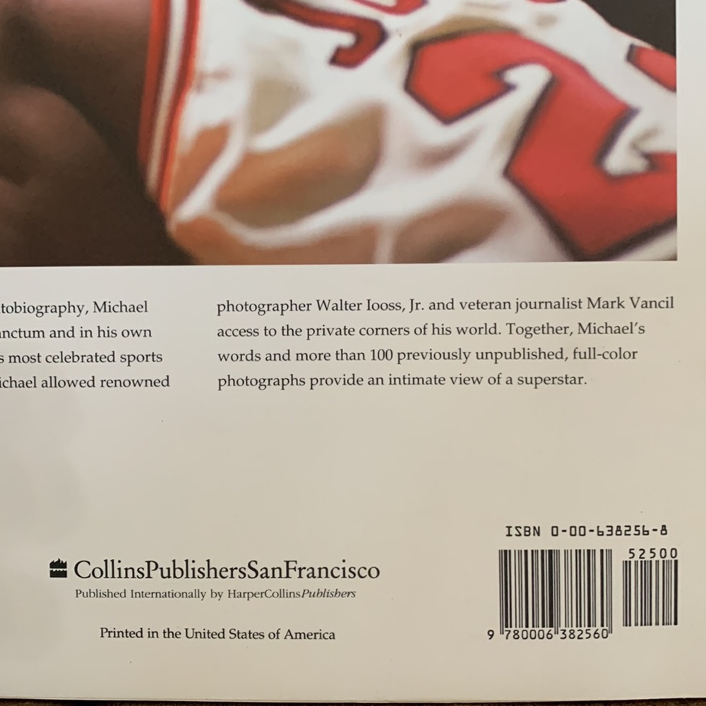 Michael Jordan book RARE AIR - Picture 9 of 16